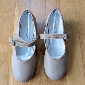 Girls capezio tap shoes. Never worn. Size 13.5 W.